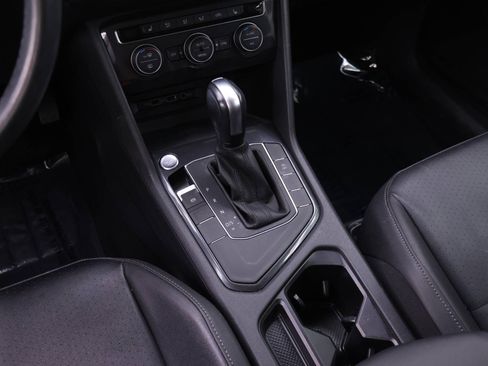 Used 2020 Volkswagen Tiguan SE FWD image 12