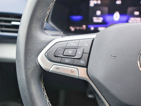 Certified 2022 Volkswagen Taos SE w/ Driver Assistance Package image 21