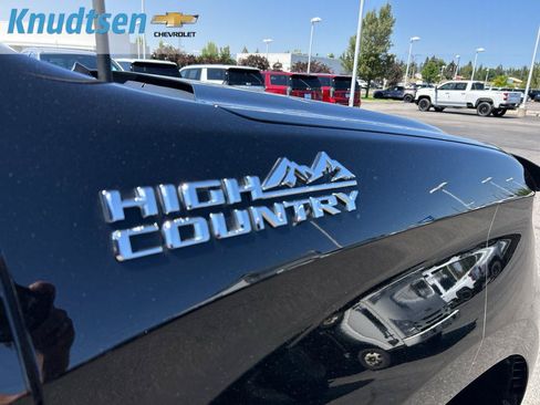 Certified 2022 Chevrolet Silverado 1500 High Country w/ Z71 Off-Road Package AWD/4WD image 9