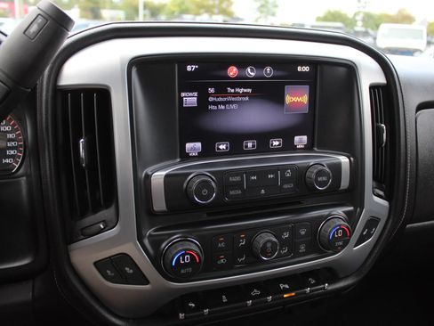 Used 2014 GMC Sierra 1500 SLT w/ SLT Preferred Package AWD/4WD image 18