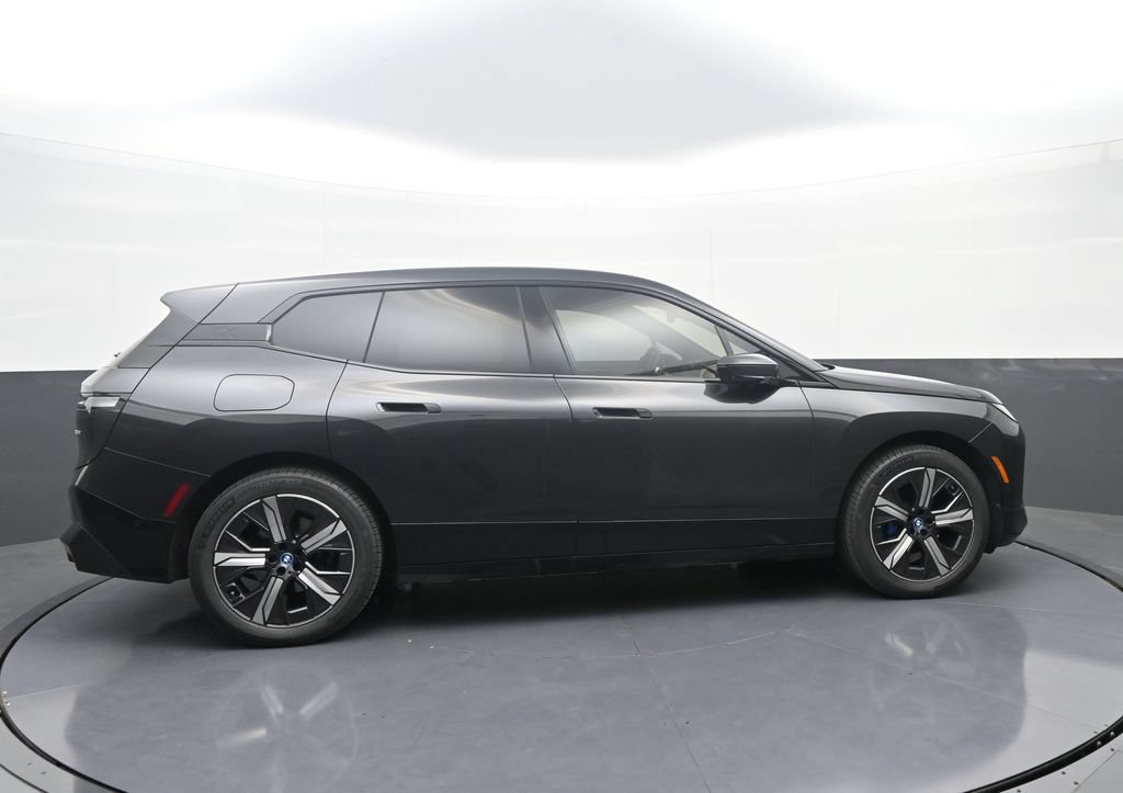 Used 2024 BMW iX xDrive50 w/ Sport Package AWD/4WD image 8