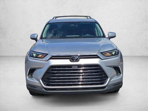 Used 2025 Toyota Grand Highlander FWD image 2