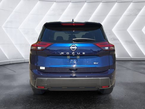 Used 2024 Nissan Rogue SV w/ SV Premium Package FWD image 4