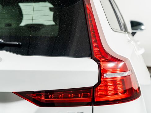 Used 2026 Volvo V60 B5 Cross Country Plus w/ Protection Package Premier image 13