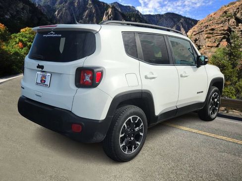 Used 2023 Jeep Renegade Latitude AWD/4WD image 5
