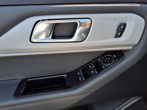 New 2026 Ford Explorer Active image 11