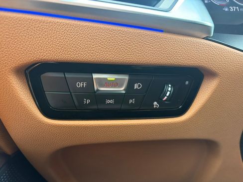 Used 2022 BMW 330i xDrive Sedan w/ Driving Assistance Package image 24