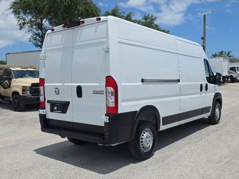 Used 2025 RAM ProMaster 2500 w/ Convenience Group FWD image 7