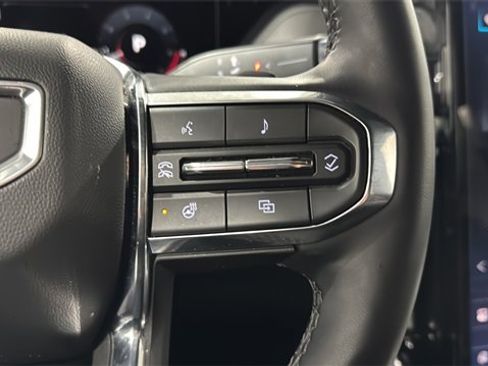 Used 2025 GMC Yukon XL Denali image 19