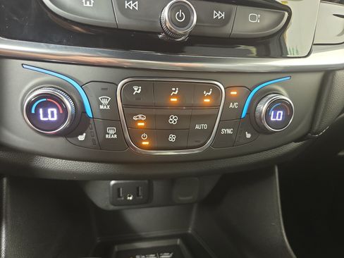 Certified 2023 Chevrolet Traverse LT FWD image 26
