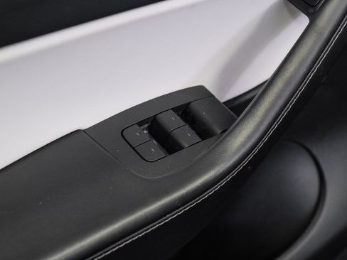 Used 2021 Tesla Model Y Long Range image 48