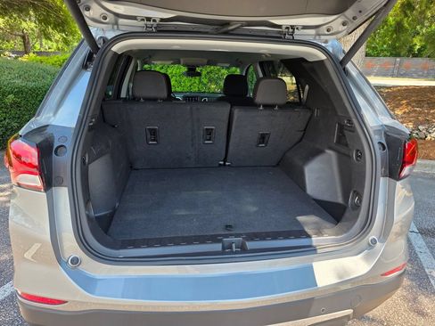 Used 2024 Chevrolet Equinox LT FWD image 38