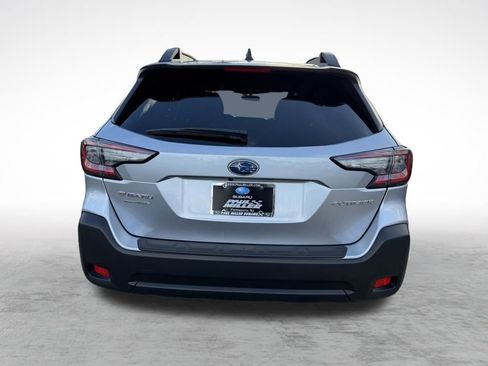 Used 2025 Subaru Outback Premium image 7