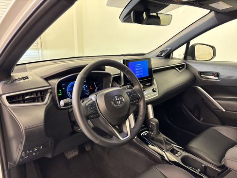 Used 2023 Toyota Corolla Cross XSE w/ Convenience Package image 4