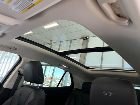 Certified 2023 Buick Envision Essence w/ Sport Touring Package image 28