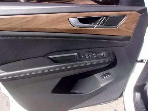 Used 2024 Volkswagen Atlas SE image 12