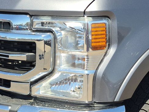 Used 2021 Ford F350 Lariat w/ Tremor Off-Road Package AWD/4WD image 9