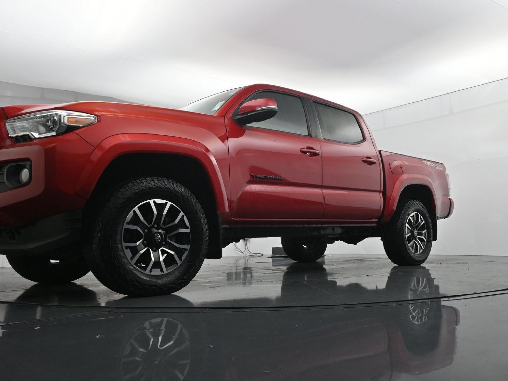 Used 2020 Toyota Tacoma TRD Sport w/ Technology Package AWD/4WD image 34