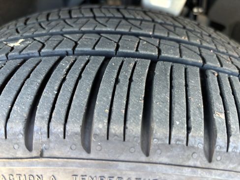 Certified 2025 BMW X6 xDrive40i image 12