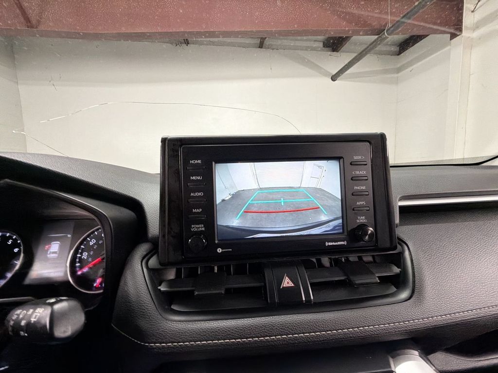 Used 2021 Toyota RAV4 LE FWD image 14