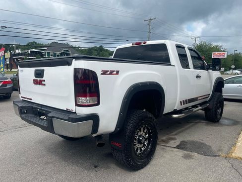 Used 2007 GMC Sierra 2500 SLE w/ SLE2 Audio Package AWD/4WD image 4