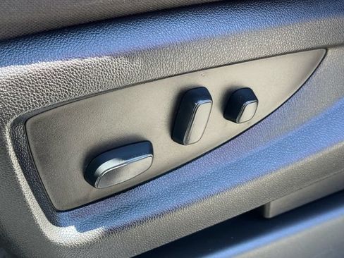 Used 2018 Chevrolet Silverado 1500 LT w/ All Star Edition AWD/4WD image 28