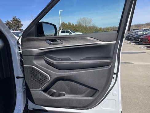 New 2026 Jeep Grand Cherokee L Limited image 11