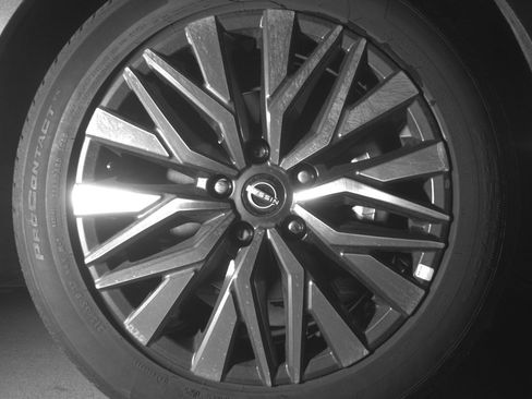 Used 2025 Nissan Altima 2.5 SV FWD image 13