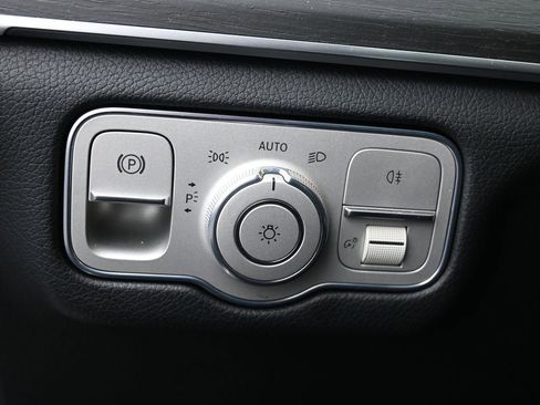 Used 2020 Mercedes-Benz GLS 450 4MATIC image 24