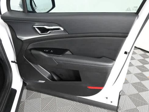 Used 2023 Kia Sportage SX image 13