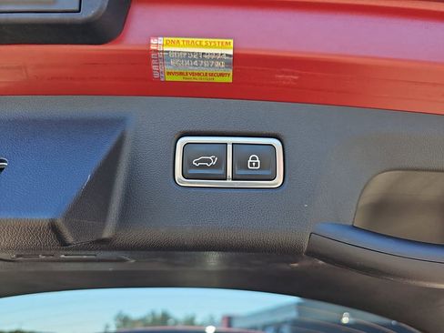 Used 2023 Kia Sorento SX image 18