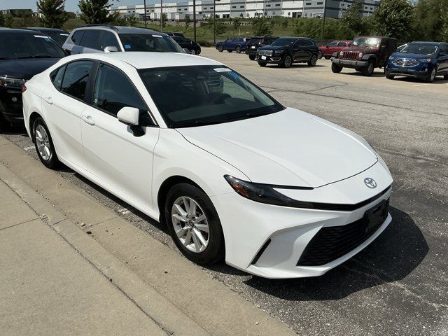 Used 2025 Toyota Camry LE FWD image 5