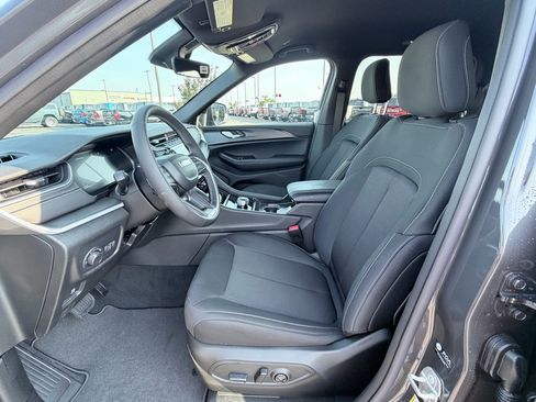 New 2026 Jeep Grand Cherokee Laredo RWD image 20
