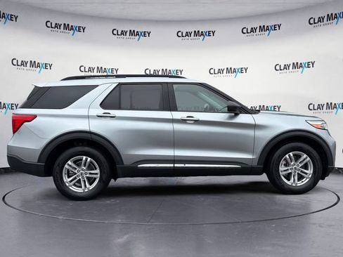 Used 2022 Ford Explorer XLT w/ Equipment Group 202A AWD/4WD image 6