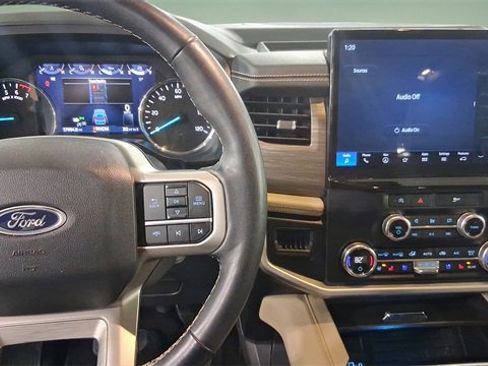 Used 2024 Ford Expedition Limited image 12