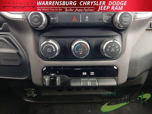 Used 2024 RAM 2500 Big Horn AWD/4WD image 21