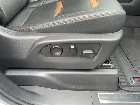 Used 2024 GMC Sierra 2500 AT4 w/ AT4 Preferred Package image 33