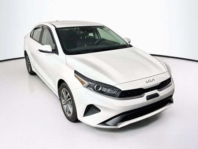 Certified 2023 Kia Forte LXS w/ LXS Technology Package FWD image 3