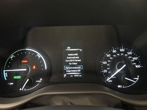Used 2024 Toyota Sienna XLE FWD image 19