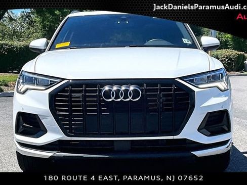 Used 2023 Audi Q3 2.0T Premium w/ Convenience Package AWD/4WD image 3