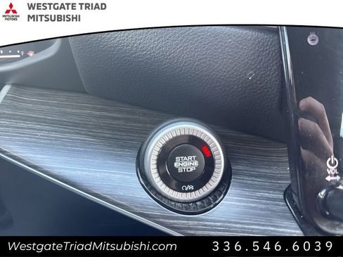 Used 2023 Jeep Wagoneer L Series II AWD/4WD image 18