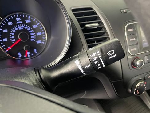 Used 2016 Kia Forte LX w/ LX Popular Plus Package FWD image 11