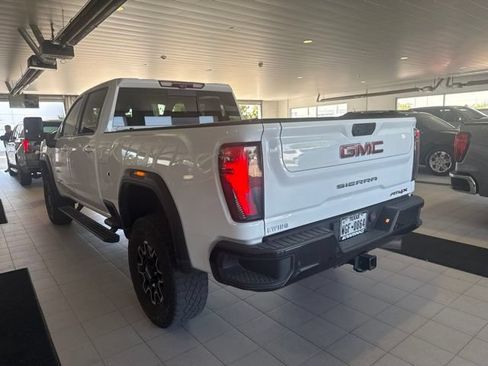 Used 2025 GMC Sierra 2500 AT4X AWD/4WD image 4