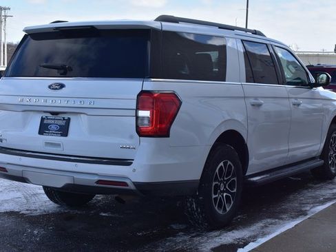 Used 2023 Ford Expedition Max XLT image 6