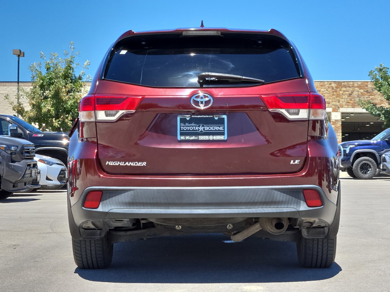 Used 2018 Toyota Highlander Plus FWD image 4
