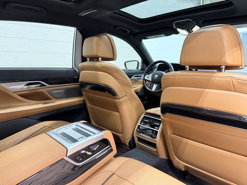 Used 2022 BMW 750i xDrive w/ Luxury Rear Seating Package image 42