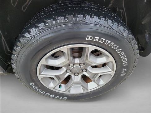 Used 2022 Jeep Cherokee Trailhawk AWD/4WD image 9