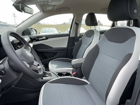 New 2026 Volkswagen Taos S FWD image 17
