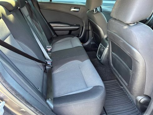 Used 2015 Dodge Charger SE image 6