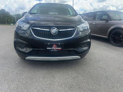Used 2022 Buick Encore Preferred w/ Safety Package image 3